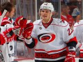 NHL: Calgary Flames громят Minnesota Wild, Поникаровский снова забивает за Carolina Hurricanes
