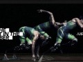 Реклама Nike с бегуном-убийцей и слоганом 