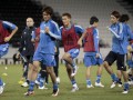 Нестандартный подход. Японские футболисты готовятся к Олимпиаде с треугольными мячами