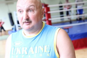 Дмитрий Сосновский не собирается стравливать двух боксеров между собой