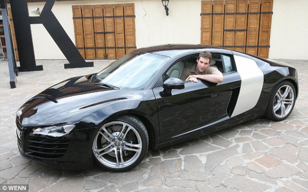 Голкипер Челси Петр Чех и его Audi