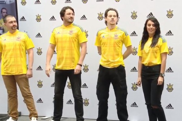 В Киеве представили форму сборной Украины для Евро-2016