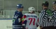 Хоккеист бьет судью клюшкой после игры