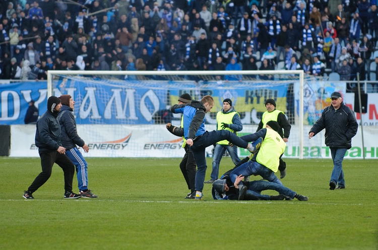 chernomorec osudil svoih fanatov za draku v kieve so styuardami futbol v ukraine novosti chempionata ukrainy po futbolu kubok ukrainy i superkubok sport bigmir net