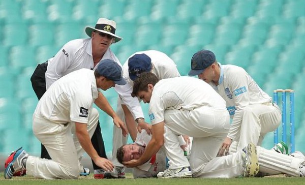 Филипп Хьюз впал в кому во время матча чемпионата Австралии
