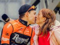 Бельгийская телеведущая поцеловала спортсмена в губы прямо во время интервью