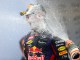 Душ из шампанского для австралийского гонщика Red Bull Марка Уэбера 