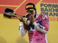 Перес завоевал дебютный титул Формулы-1, выиграв Гран-при Сахира